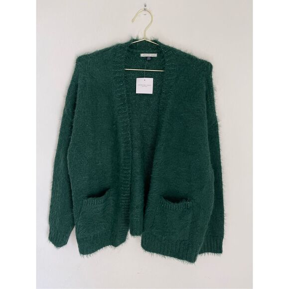 AMERICAN EAGLE Whoa So Cozy Fuzzy Cardigan Sweater Size Medium NWT Oversized Fit - Picture 1 of 5